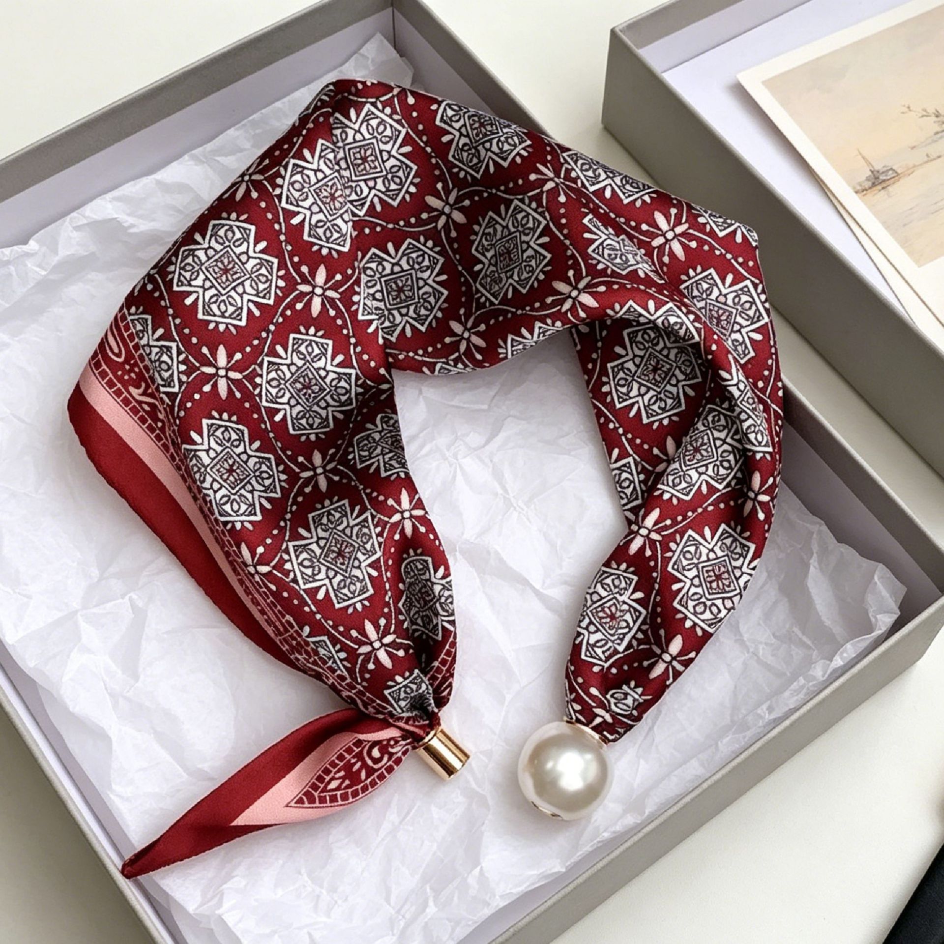 Luxury Knight Pearl Magnetic S – обзор и цена Ascot Neck Scarf