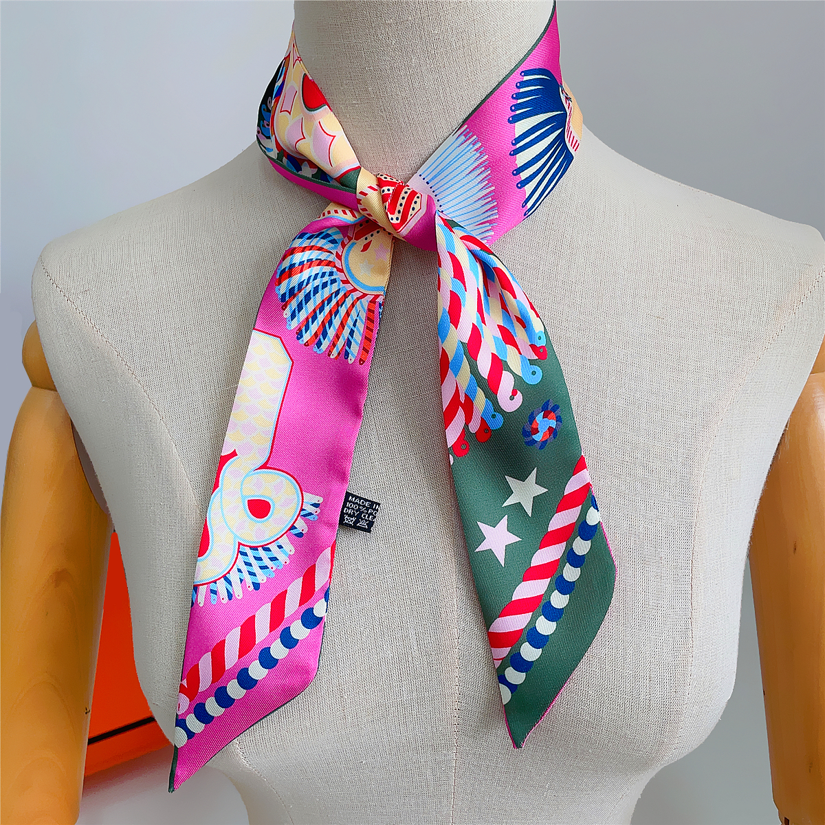 Brand Design Twill 100% Silk S – обзор и цена Scarf Silk Square