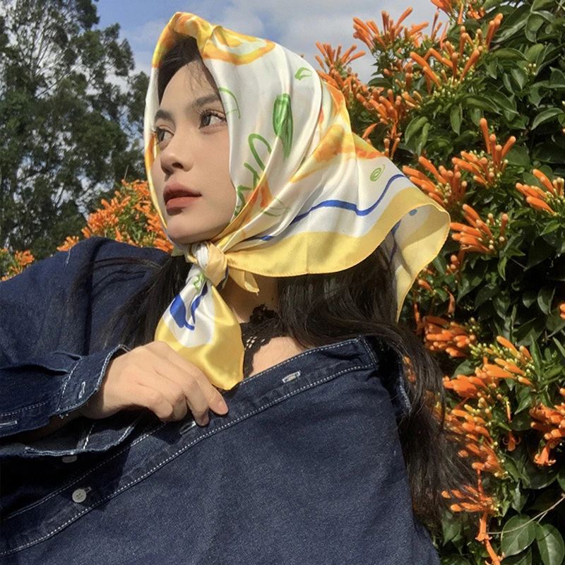 70cm Square Lemon Print Yellow – обзор и цена Ascot Neck Scarf