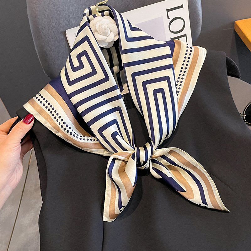 Luxury Brand Neckerchief Sprin – обзор и цена Ascot Neck Scarf