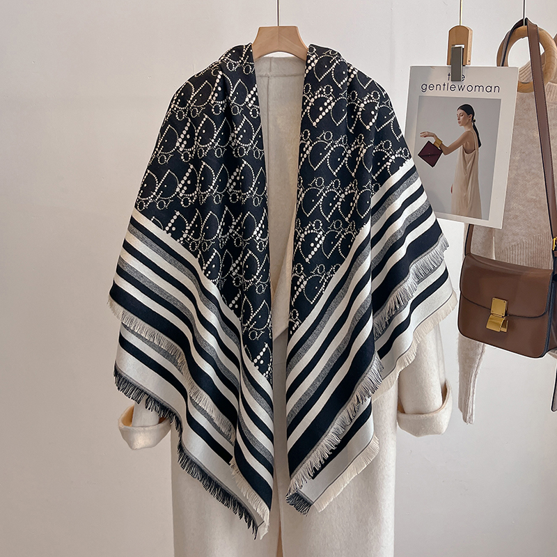 Elegant Striped Design Scarf I – обзор и цена Woven Scarf Blanket