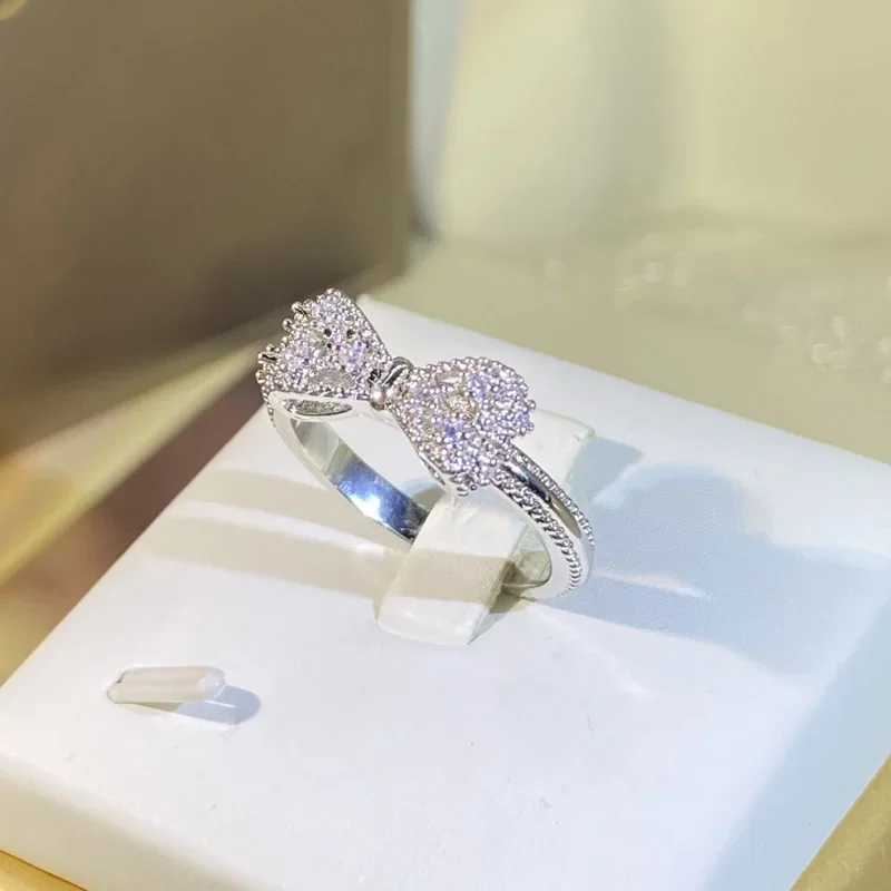 Fancy Bow Ring with Dazzling C – обзор и цена Tie Clip Silver