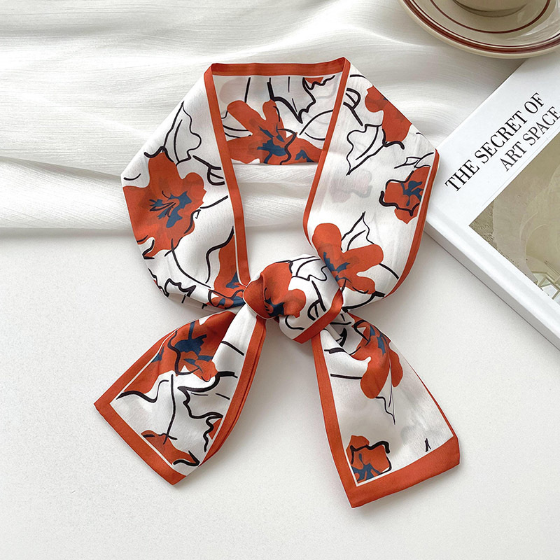New luxury Brand Model Small S – обзор и цена Silk Neck Scarf