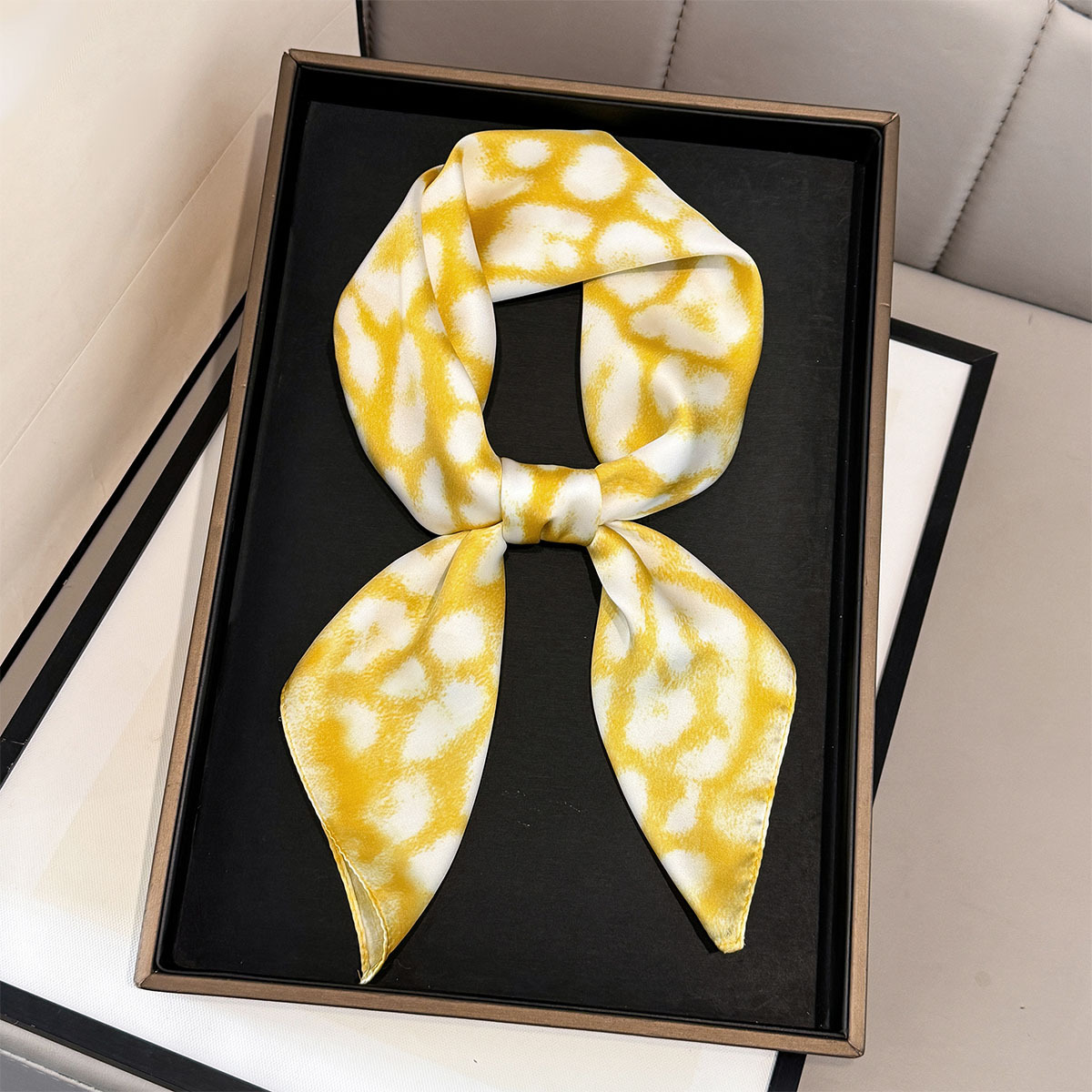 Classic Leopard Print Silk Squ – обзор и цена Silk Neck Scarf